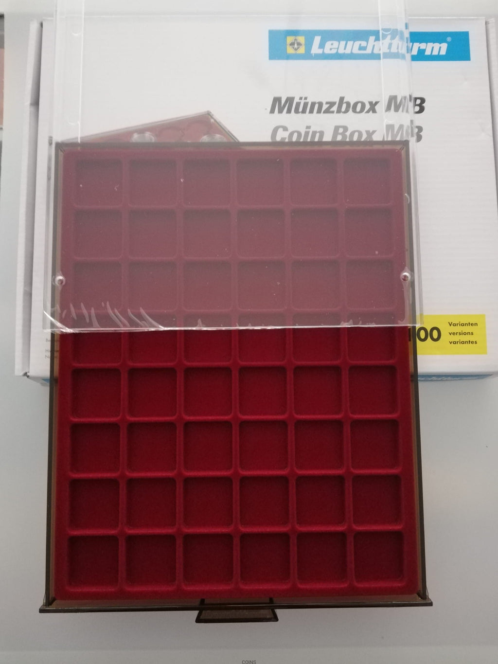 Kaseta MB 30x30 mm 48 przedziałów czerwona